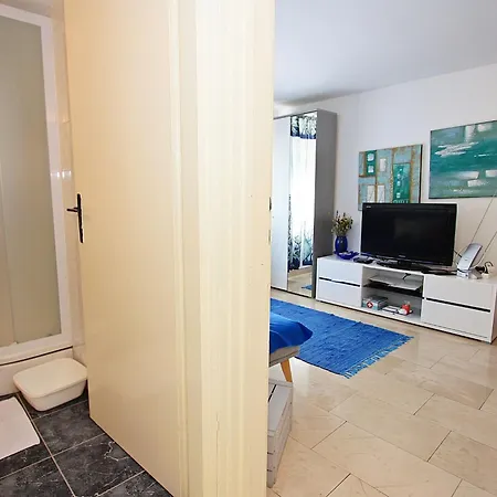 Zorica - One Bedroom With Terrace St Apartment Supetar